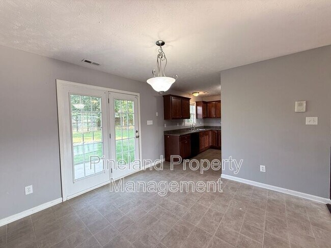 Building Photo - 641 Corsegan Rd