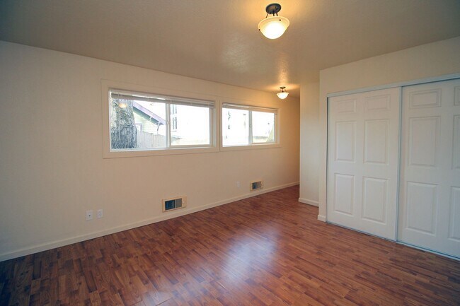 Building Photo - kaufg01