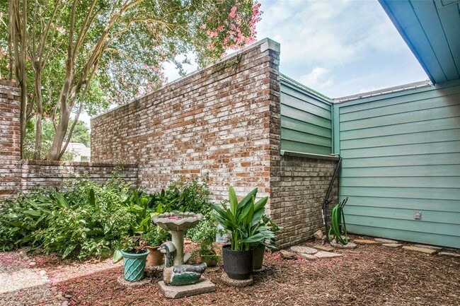 Building Photo - 5 Dorado Dr