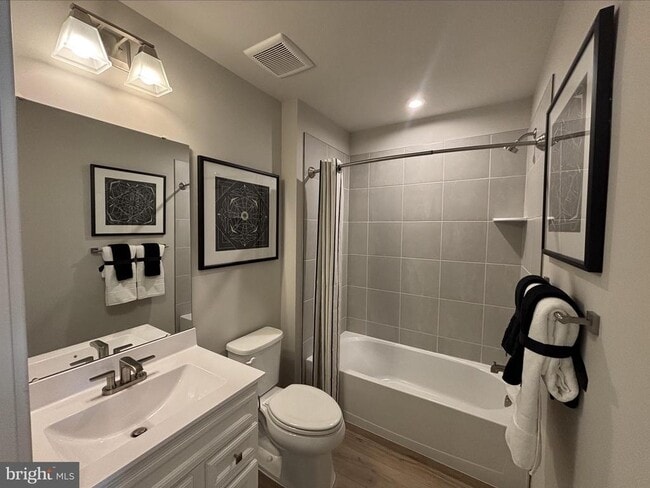 Building Photo - 10531 Encore Dr