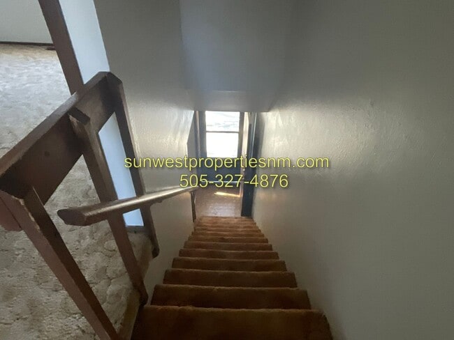Building Photo - 518 N Locke Ave