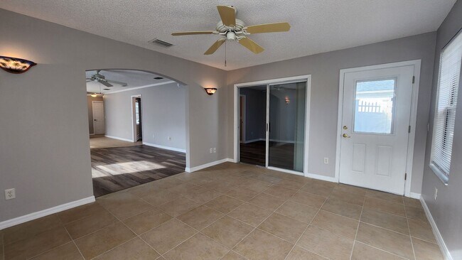 Building Photo - Village of Ashland