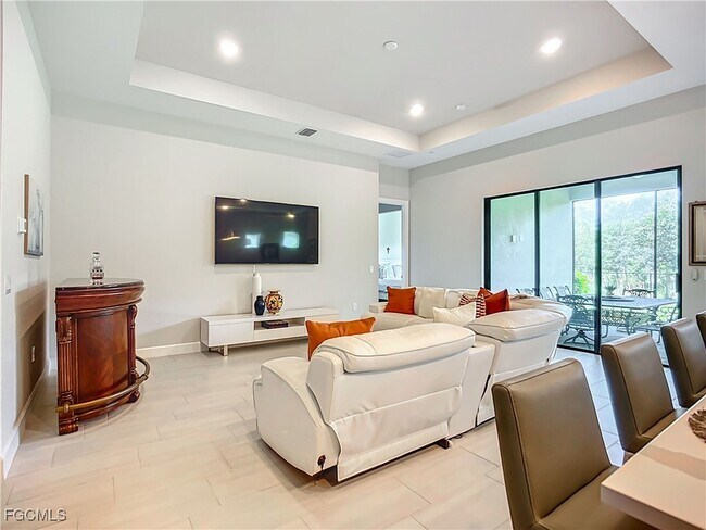 Building Photo - 2126 Yellowfin Cir