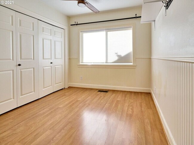 Building Photo - 3289 3rd St