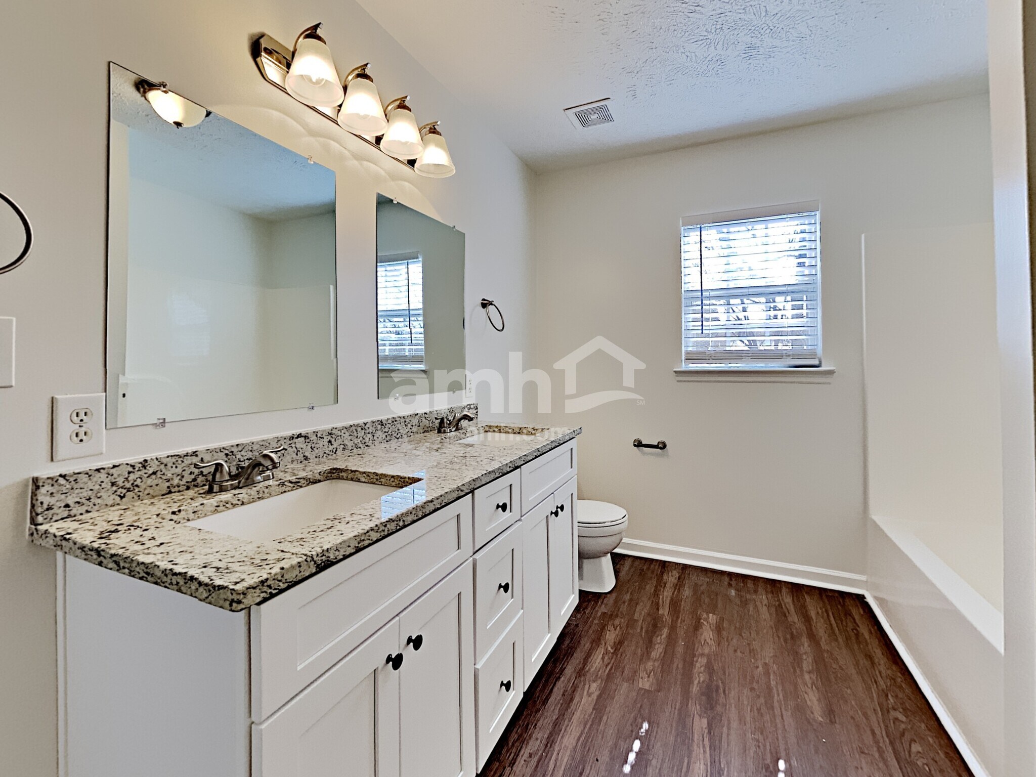 Building Photo - 509 Bancroft Way