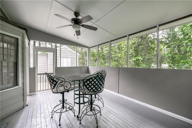 Building Photo - 61 Powers Ferry Rd