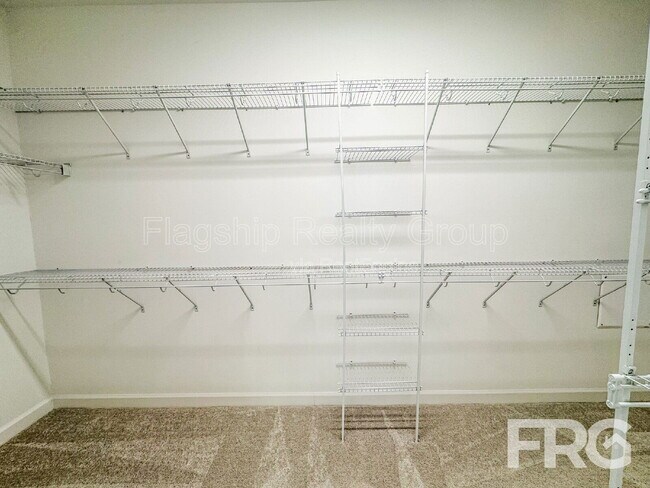 Building Photo - 101 Creeks Edge Dr