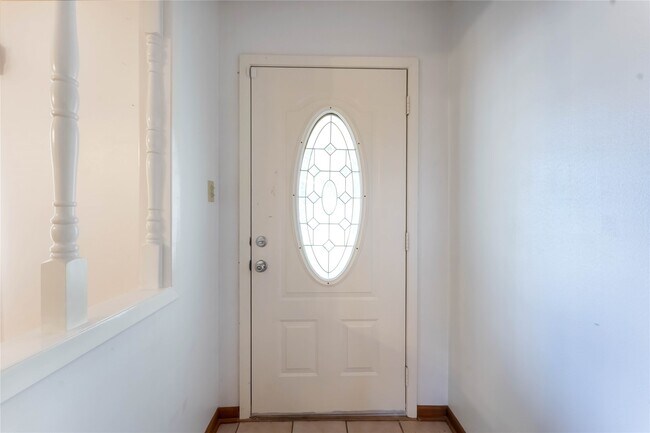 Building Photo - 5618 Avenue M 1/2