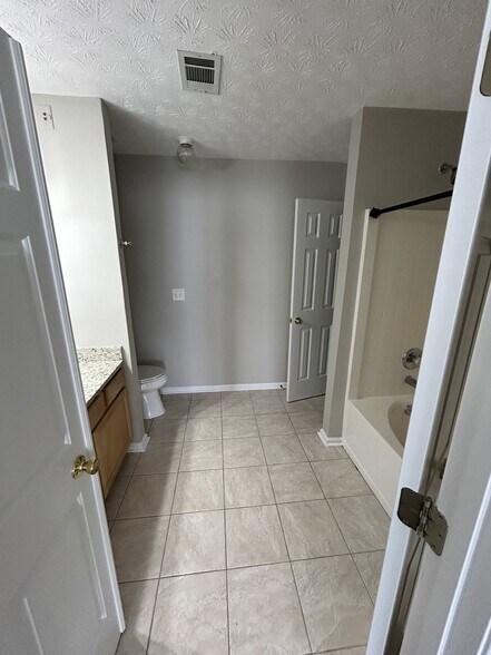 Building Photo - 2903 Greyhawk Ln