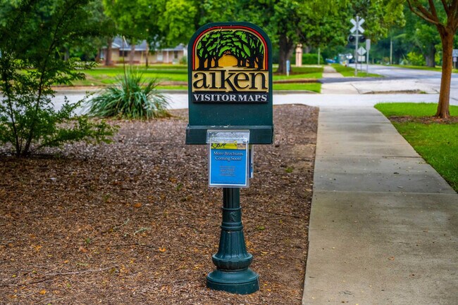 Building Photo - 946 Magnolia St SE