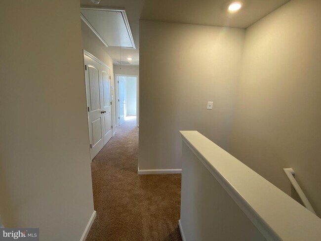 Building Photo - 134 Bloomsbury St