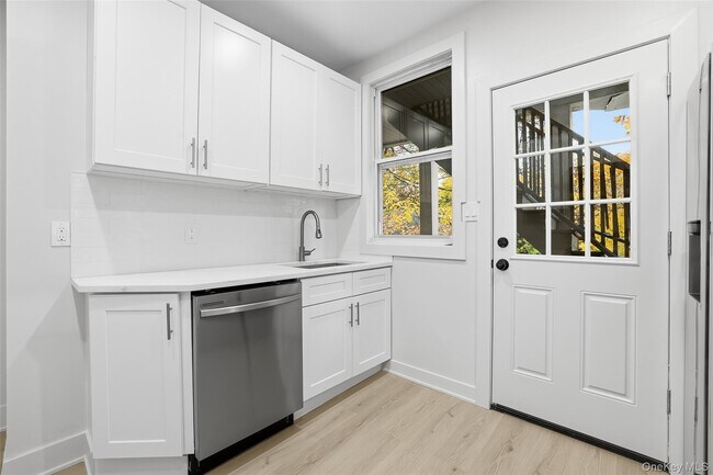 Building Photo - 36 Dunwoodie St