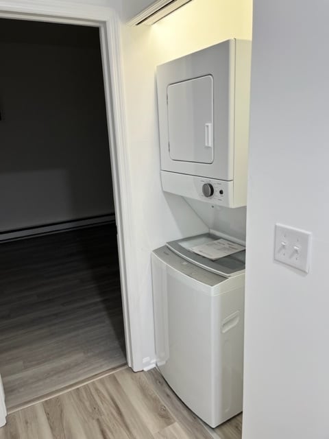 washer/dryer - 303 Hudson Ave