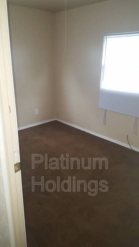 Building Photo - 4264 E 164th St