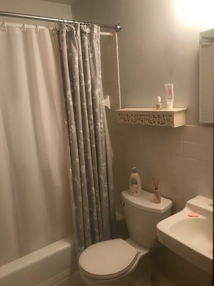 Bathroom - 390 57th Pl NE