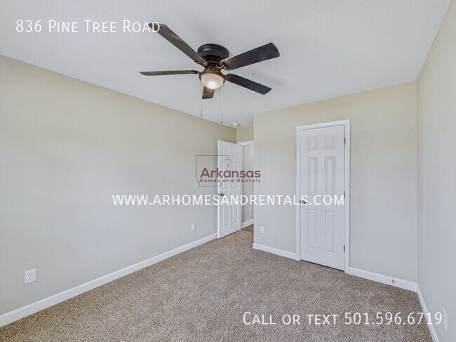 Building Photo - 836 Pine Tree Rd