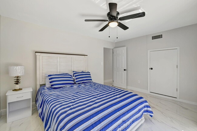 Building Photo - 1911 Cypress Ave