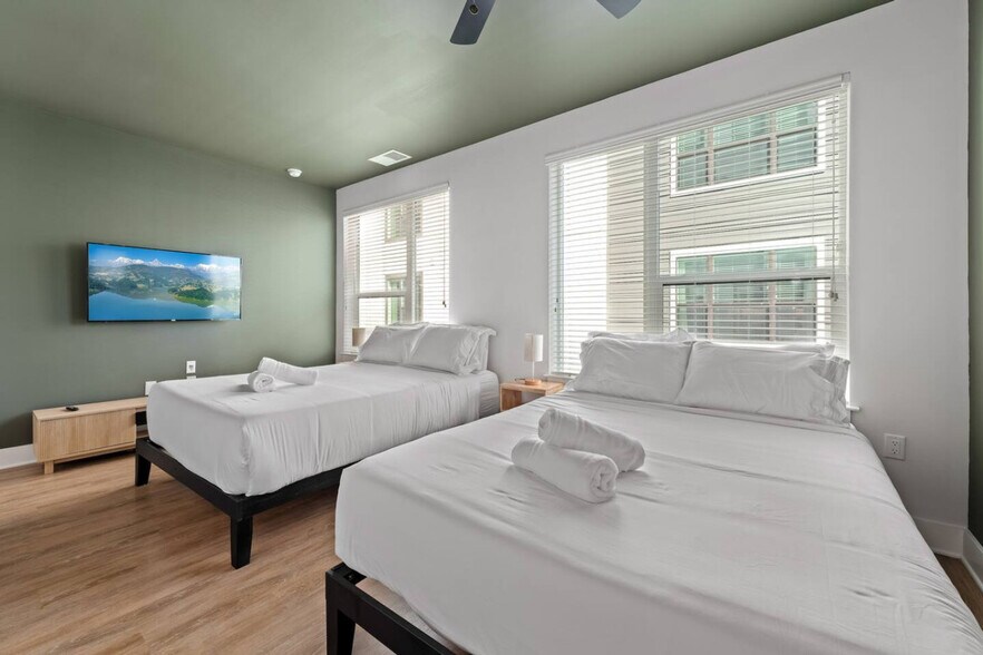 Building Photo - 3629 W Cypress St