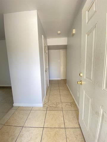 Building Photo - 6810 Trail Lake Dr