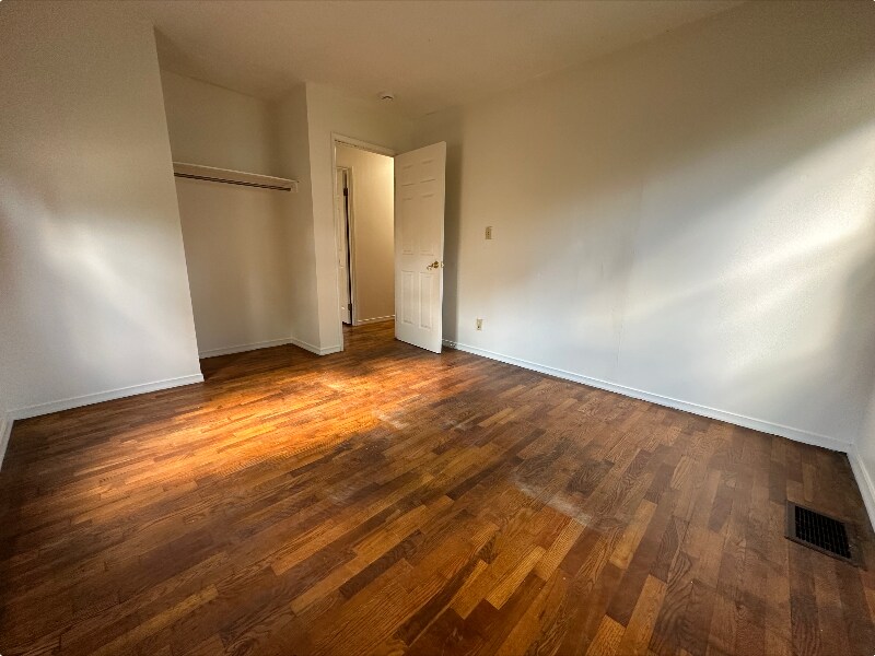 Building Photo - 3003 Cabot Dr