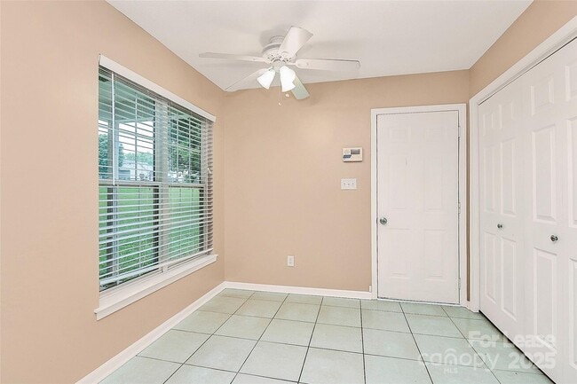 Building Photo - 2916 Dairy Farm Dr