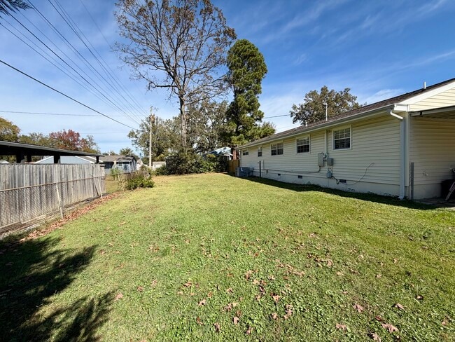 Building Photo - 1057 Blanton Dr