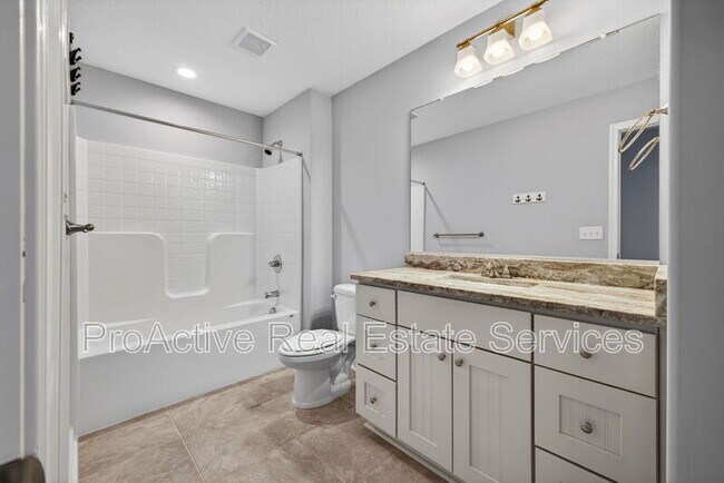 Building Photo - 615 Roland Dr