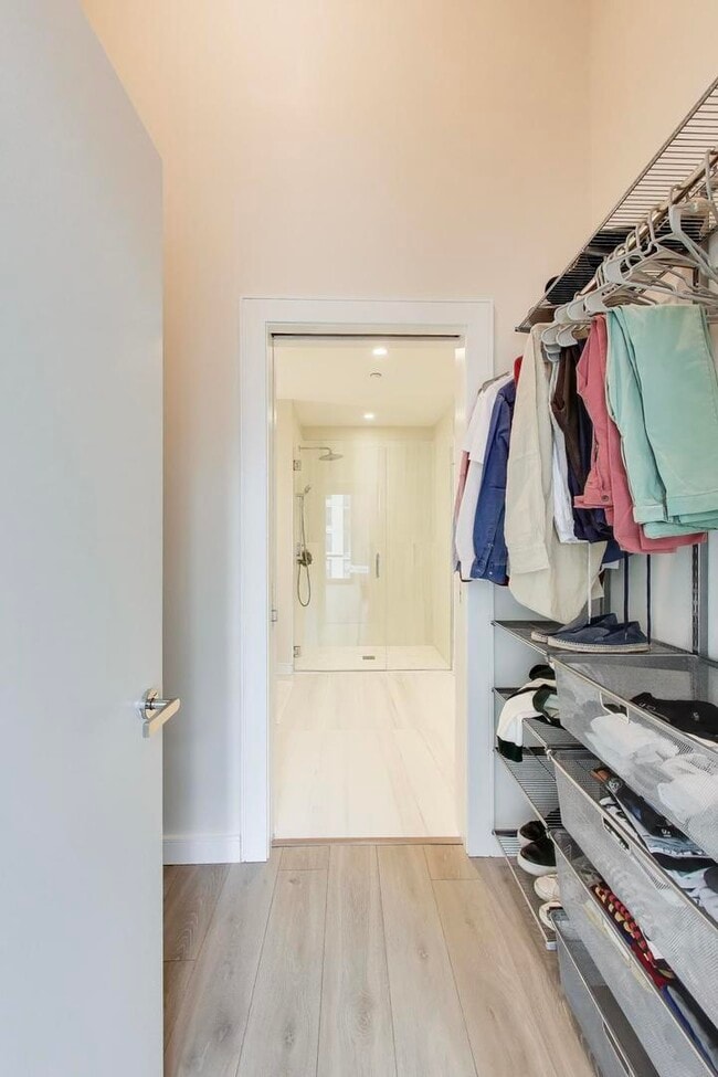 Building Photo - 14 W Superior St