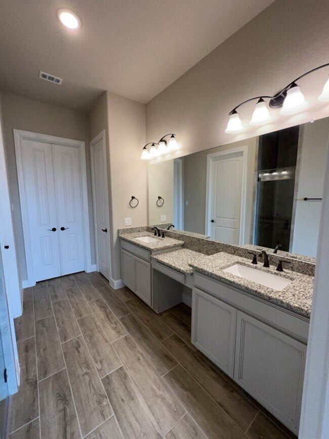 Building Photo - 9510 Turnstone Dr