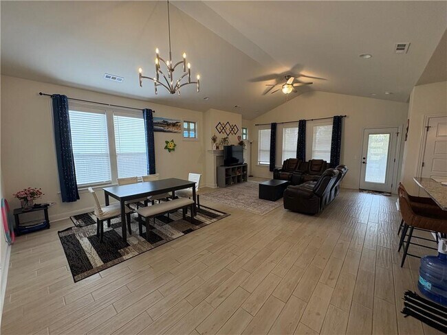 Building Photo - 5200 SW Kemptown Pl