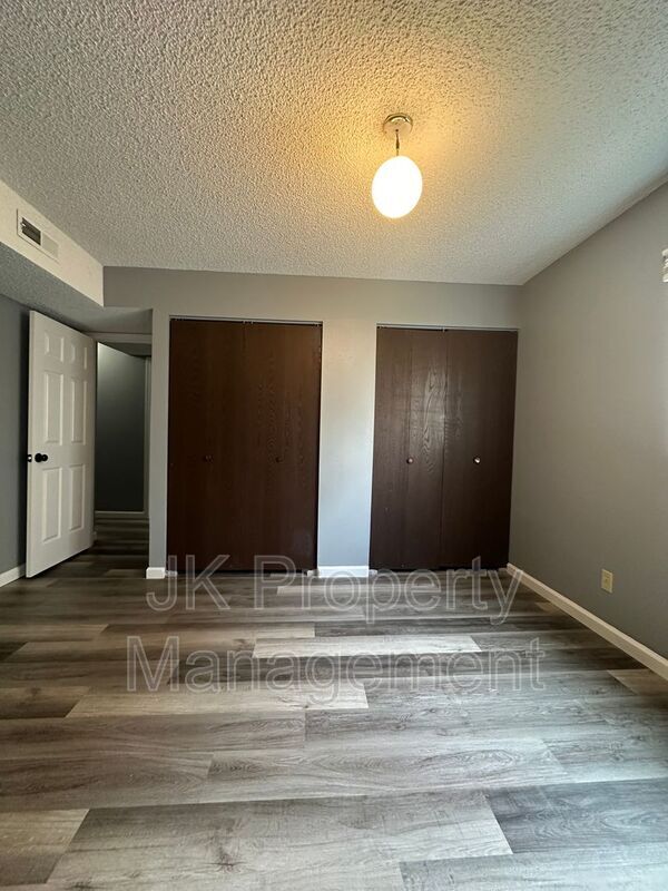 Building Photo - 3516 11th Ave S