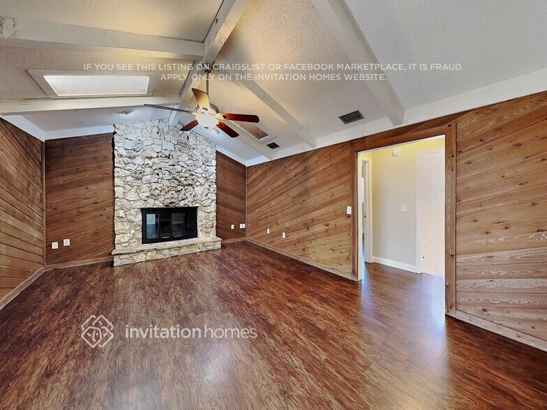 Building Photo - 2711 Citron Dr