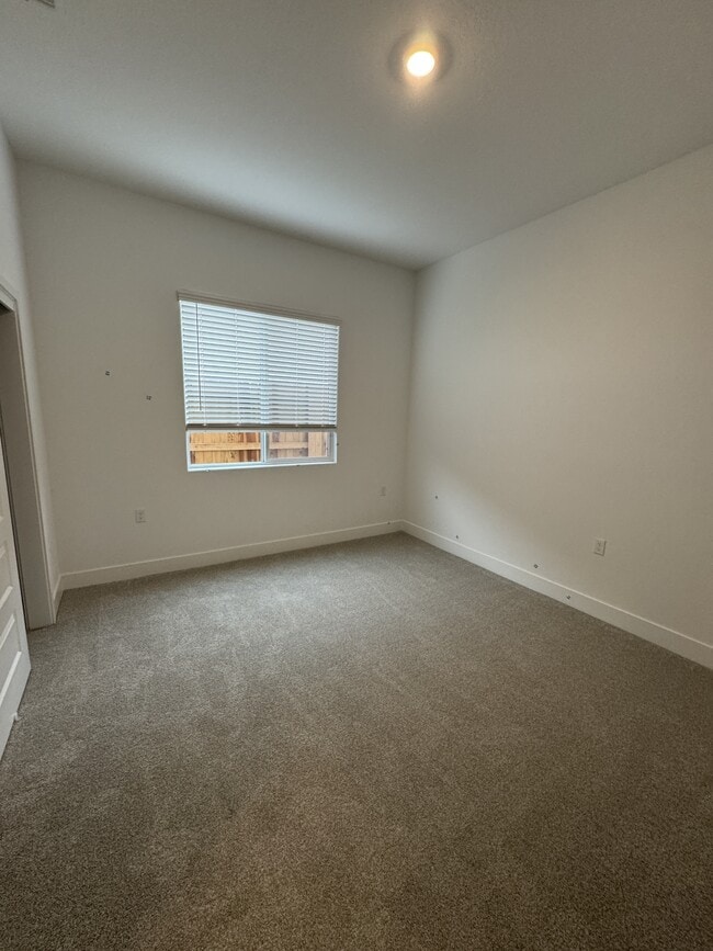 Building Photo - 7419 Castle Dr