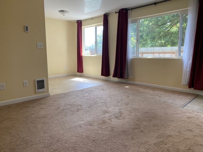 Building Photo - 2 bedroom home in Everett Near Recreation ...