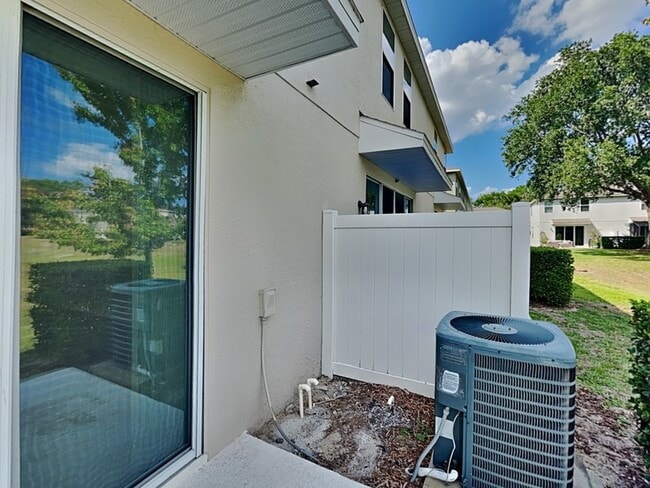 Building Photo - 7503 Aloma Pines Ct