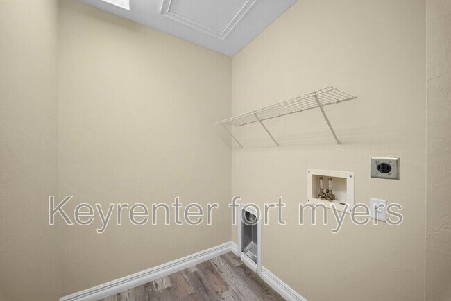 Building Photo - 3940 Pomodoro Cir