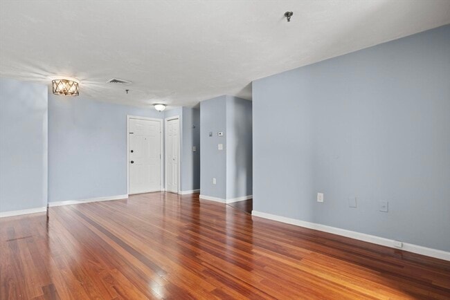 Building Photo - 230 Willard St