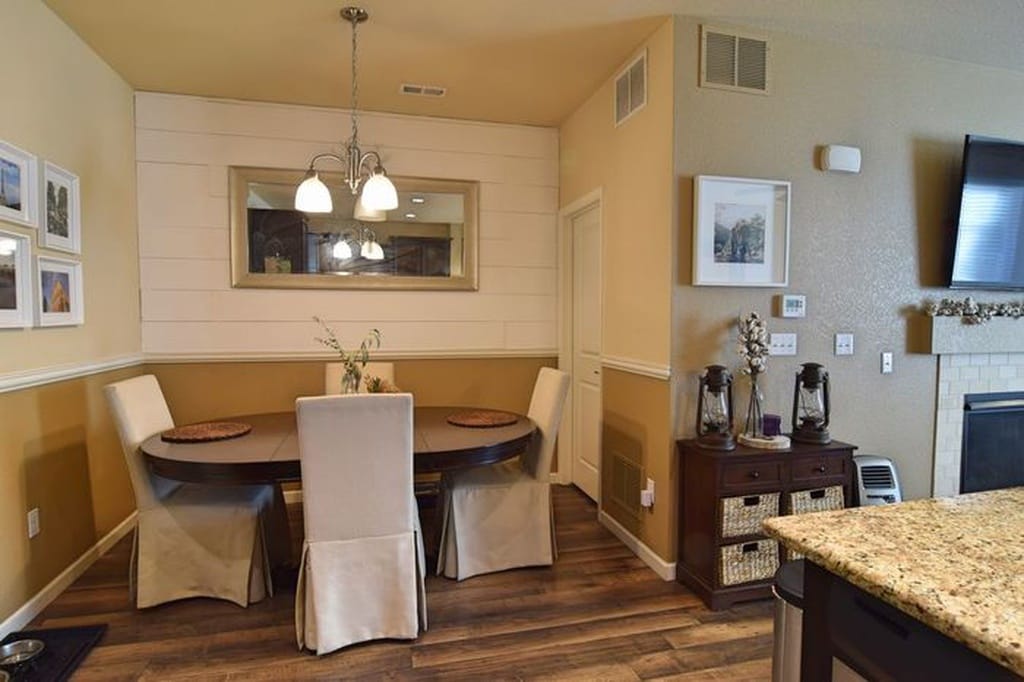 Building Photo - 5580 W 72nd Ave