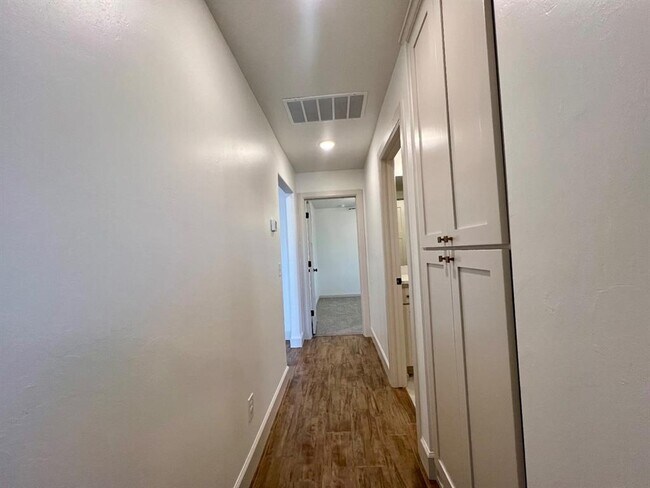 Building Photo - 9333 SW 42nd St