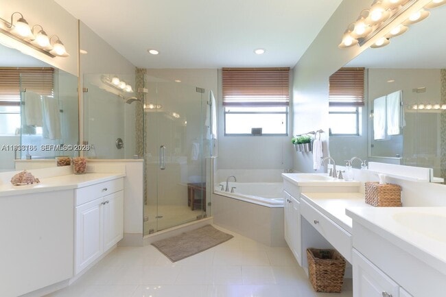 Building Photo - 250 SW Walking Path