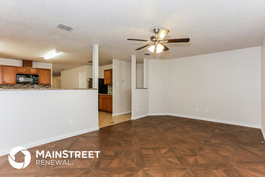 Building Photo - 2109 Doecrest Dr