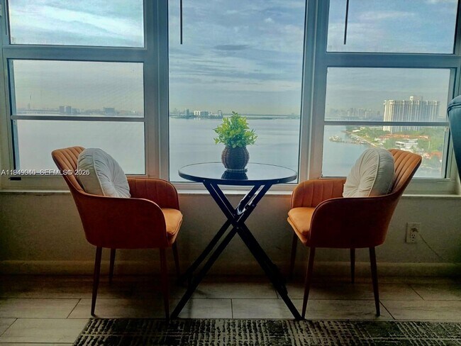 Building Photo - 11111 Biscayne Blvd