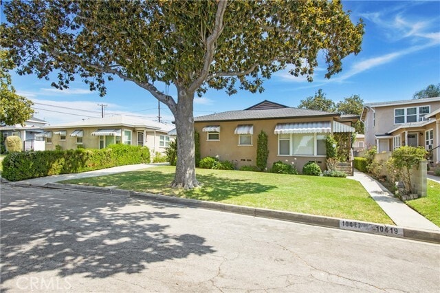 Building Photo - 10419 Floral Dr