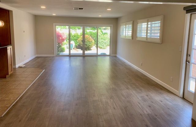 Building Photo - 2026 Petaluma Ave