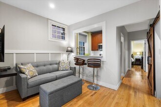 Building Photo - 80 W Cedar St