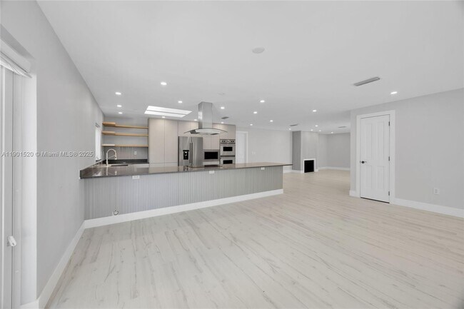 Building Photo - 8303 Old Cutler Rd