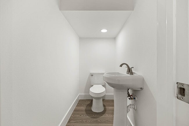 Building Photo - 4512 Noble St