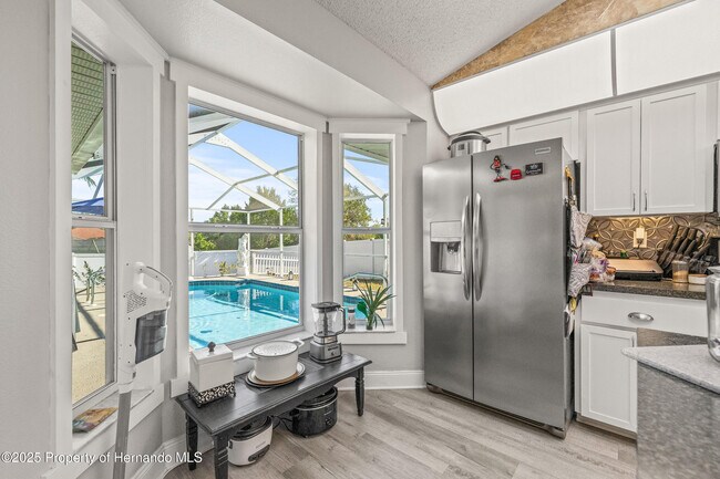 Building Photo - 4052 Montano Ave