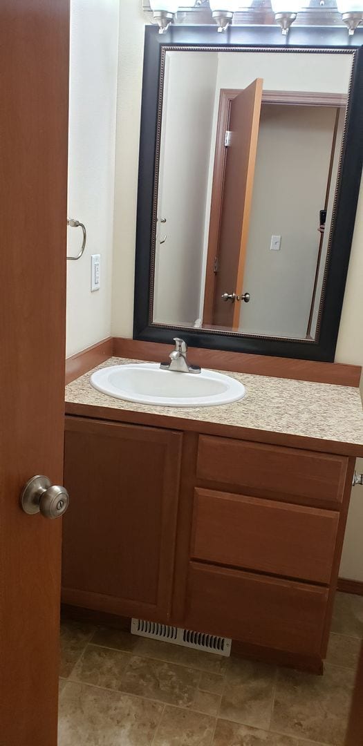 Building Photo - Beautiful 3 bed/2 bath rambler!