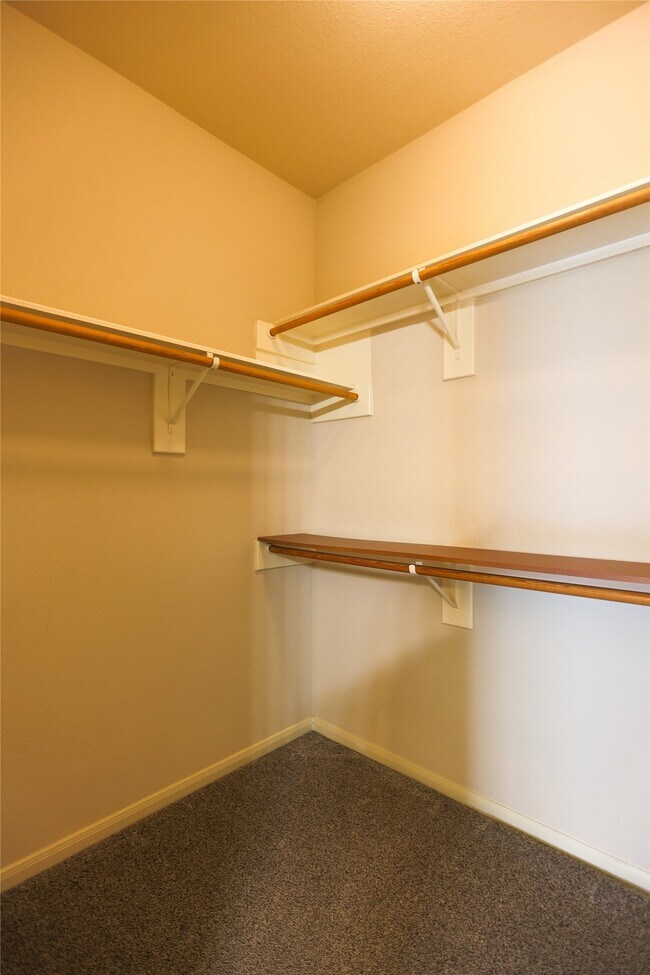 Building Photo - 5102 Heatherdawn Ct